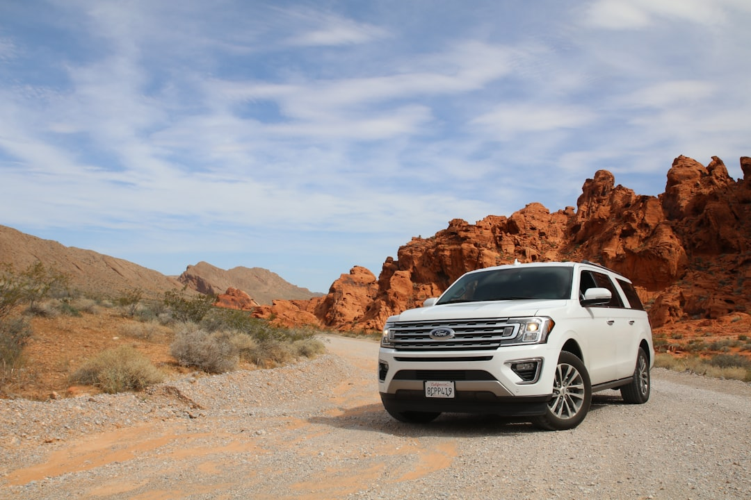 Robuster SUV für Offroad-Abenteuer und Komfort